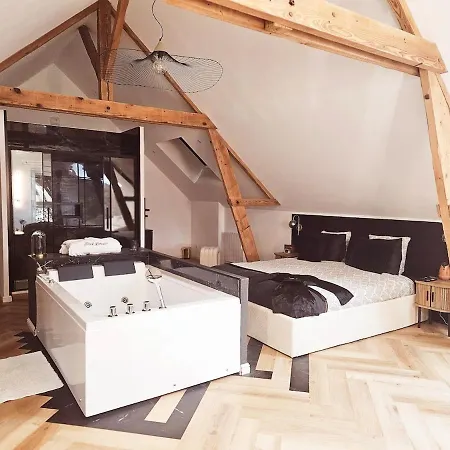 Apartment Black Romance Yville-Sur-Seine